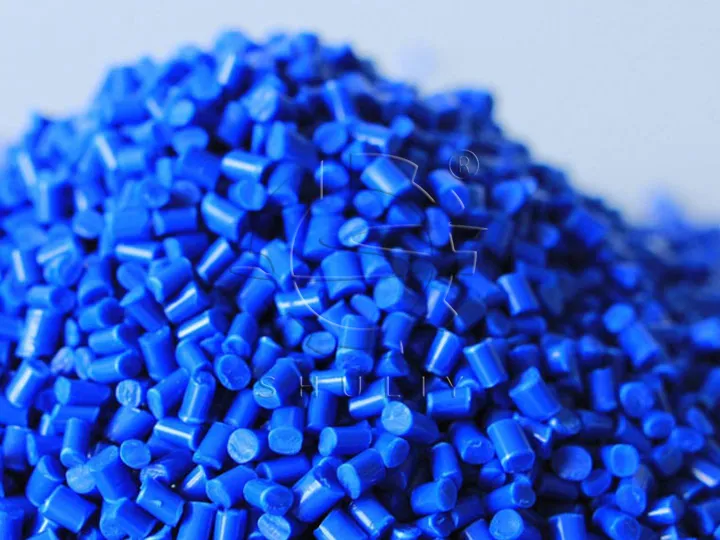bolitas de plástico azul