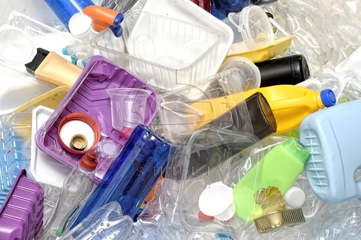 déchets plastiques rigides