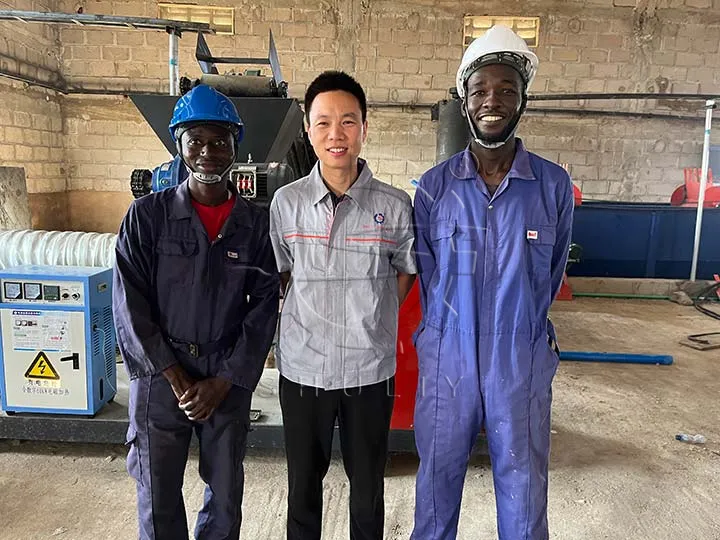 尼日利亚客户和我们的工程师