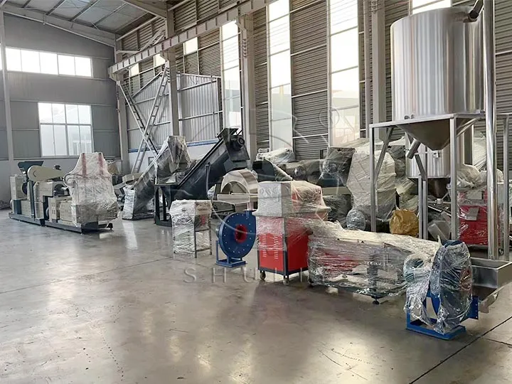 Máquina de reciclagem de pelotização de plástico exportada para a Arábia Saudita