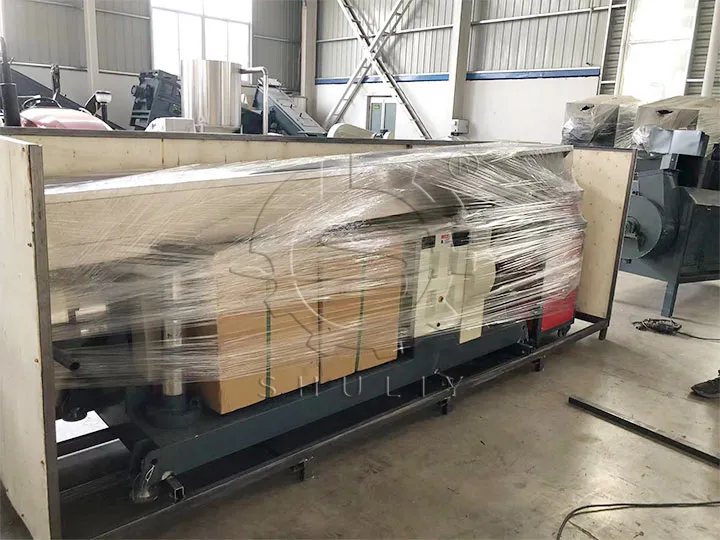 Shipment of plastic recycling granulator